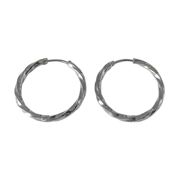 Silberne Edelstahl-Creolen, gedrehtes Design, 25mm Durchmesser, Schmuck auf weißem Hintergrund